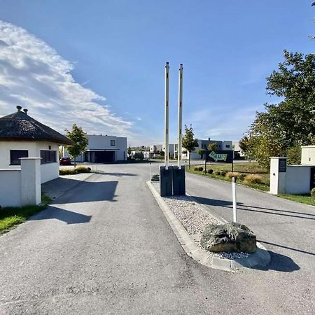 Luxus Appartement Am Golfplatz Und Therme Lutzmannsburg Zsira Luaran gambar