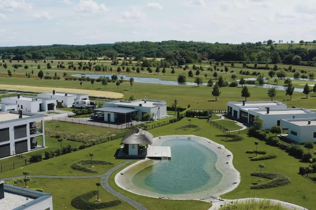 Luxus Appartement Am Golfplatz Und Therme Lutzmannsburg Zsira Luaran gambar
