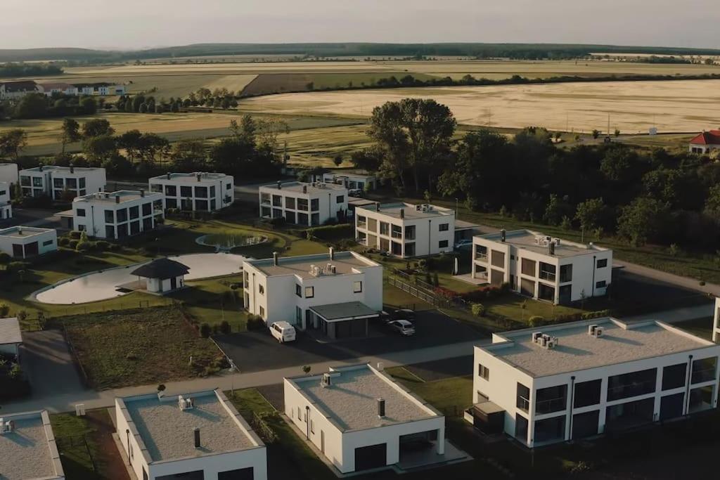 Luxus Appartement Am Golfplatz Und Therme Lutzmannsburg Zsira Luaran gambar