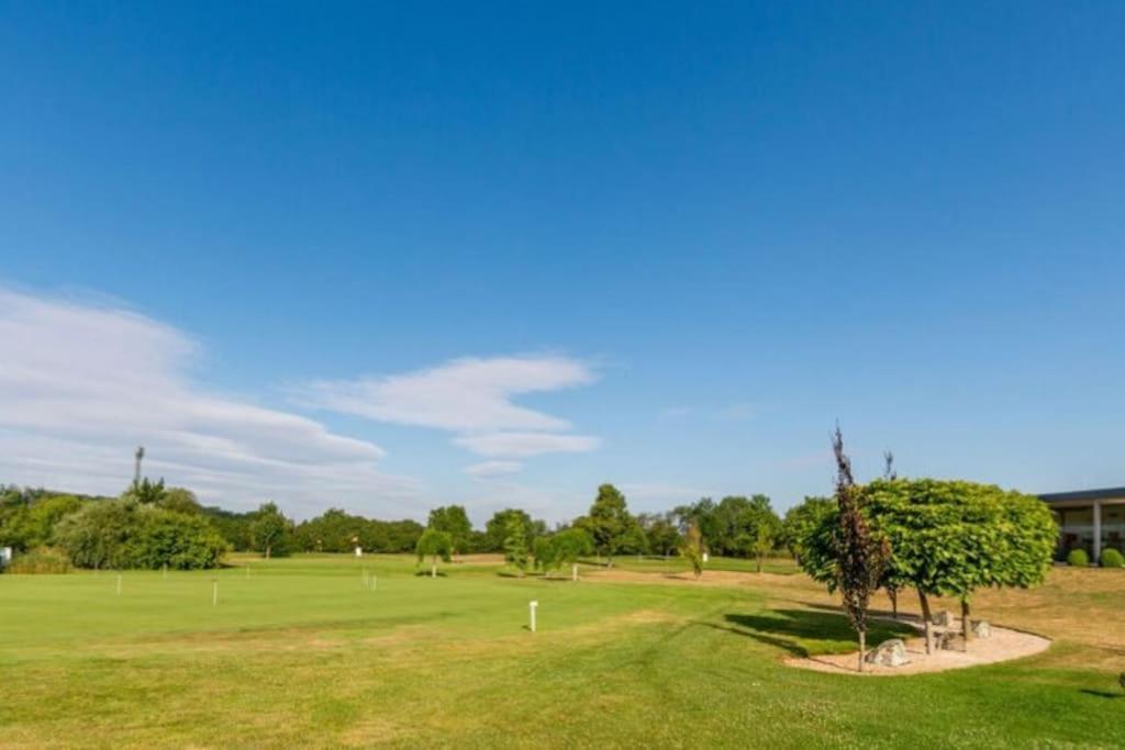 Luxus Appartement Am Golfplatz Und Therme Lutzmannsburg Zsira Luaran gambar