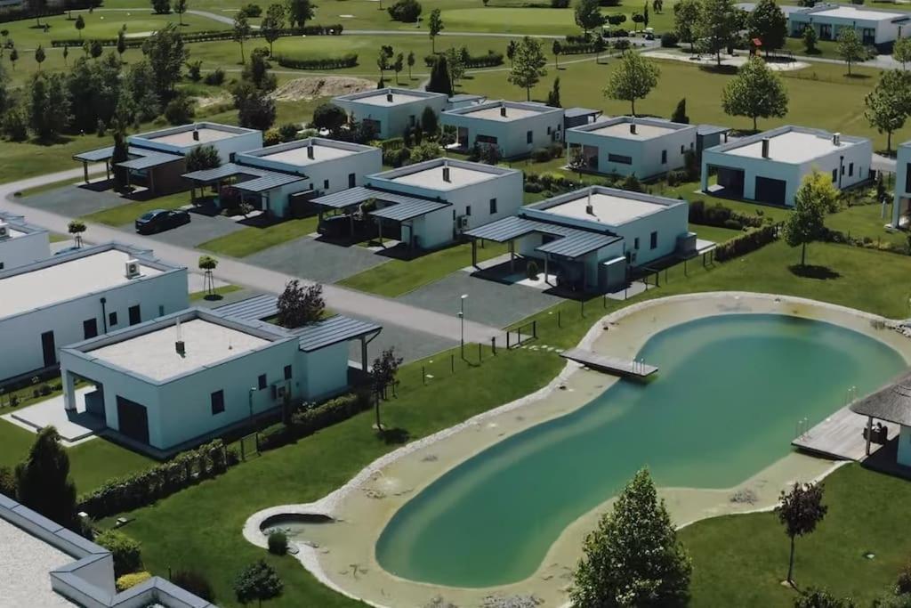 Luxus Appartement Am Golfplatz Und Therme Lutzmannsburg Zsira Luaran gambar